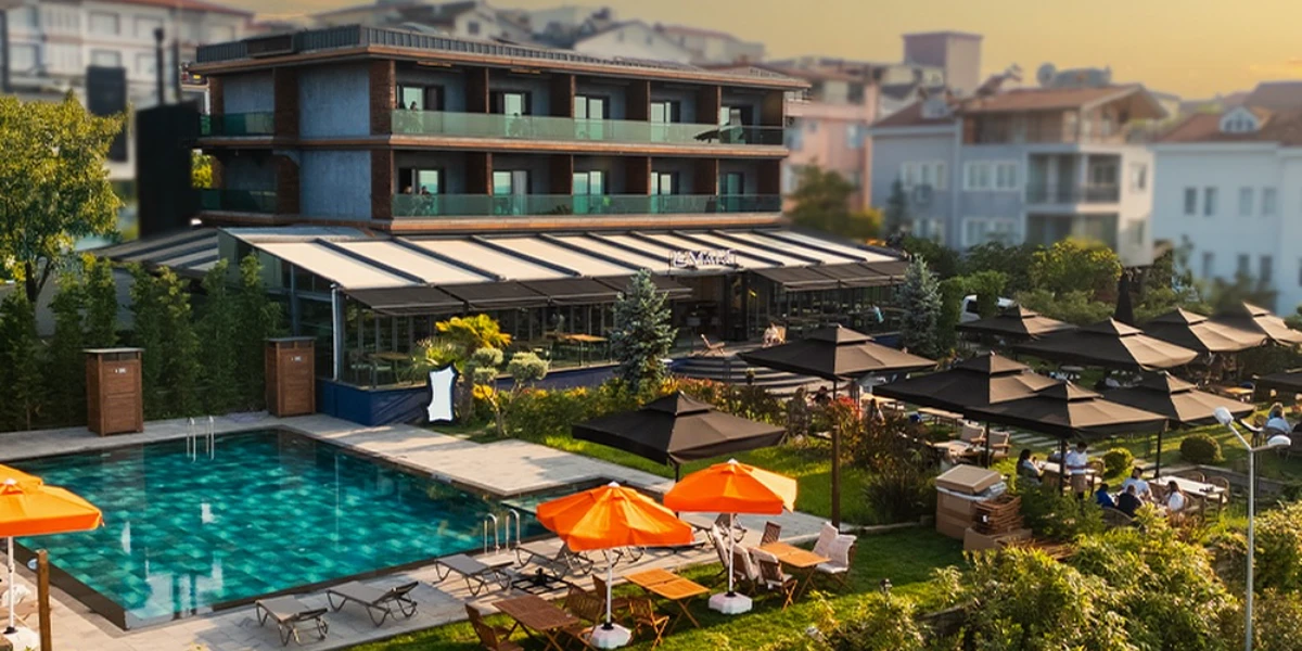 Lumare Restaurant