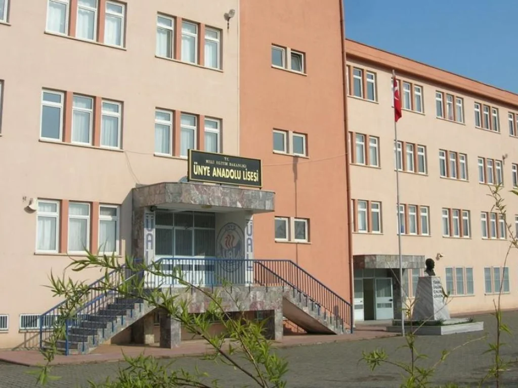 Ünye Anadolu Lisesi küçük görseli